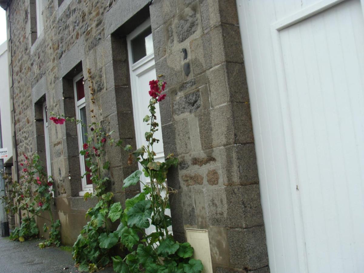 Chambre Maison De Ville Dans La Cite Des Trois Vallees Saint-Brieuc Exteriör bild